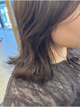  リュクスバトーバイトリコ 船橋南口店(Luxe BATEAU by tricot) Sheer Greige × medium