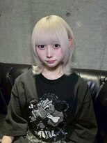 モシャス(MOSHASU)&nbsp;ホワイトカラー/ハイトーン/ウルフスタイル/東京美容室