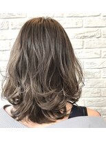 ヘアーブレイス(hair brace)&nbsp;外ハネミディアム×透明感グレージュ 【hair brace】