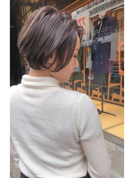 キアラ(Kchiara) 小顔前下がりショートハイライトkchiara福岡川野直人