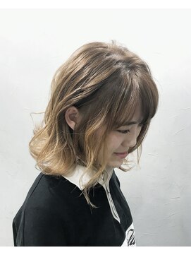 ヘアーワークス ヘルム 渋谷店(HAIR WORKS HELM) ミルクティー ベージュカラー