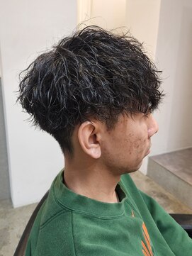 ニアウ 伊勢崎連取店(Niau) 刈り上げマッシュ波巻きツイストスパイラルパーマメンズ