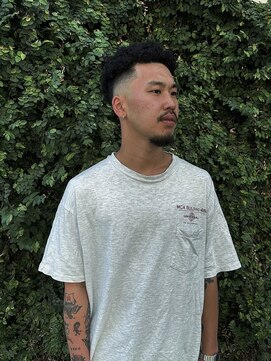 ローグ(Logue) スパイキーショートアフロ/スキンフェード/バーバー/針金パーマ