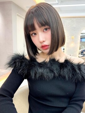 ルームバイシー 新宿(Loom. by Sea) 小顔に見える顔まわりカット×縮毛矯正