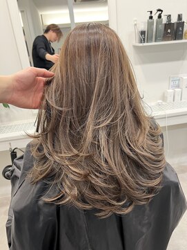 ヴィア(Via) 20代30代40代ハイライト/レイヤー/バレイヤージュ/白髪ぼかし