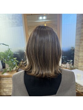 タリナ(Tarina) 切りっぱなしハイライトスタイル♪