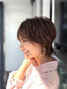 エアー 銀座タワー(AIR) 伸ばしかけヘア　ショートウルフ