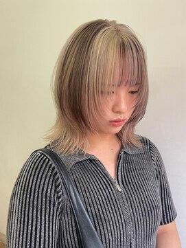 サンク 原宿 表参道(cinq) コントラストのあるベージュカラーのローライトカラー