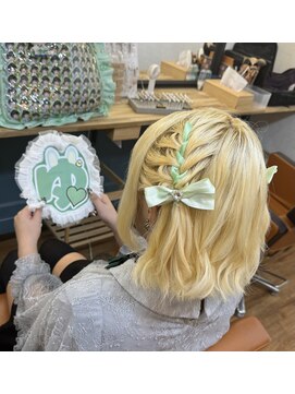 マカリィ 品川店(Makalii) 編み込みハーフツイン