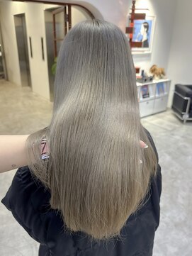 ソピ バイ インビテーション(sopi by invitation) ブリーチカラー ダブルカラー ホワイトグレージュカラー