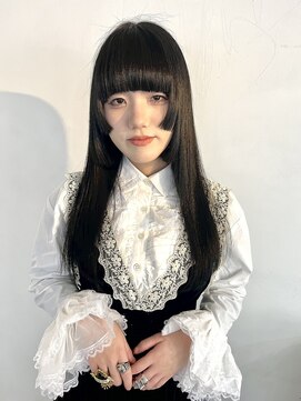 スリット(slit) 艶ブラックに顔周りデザイン / しゅう