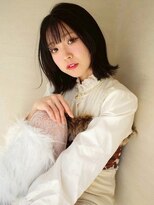 トナリ(tonari)&nbsp;外ハネミディアム レイヤー 黒髪 顔周りカット【鹿児島中央駅】