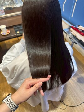 トイロ(toiro) レイヤーカットミルクティーベージュブリーチなしダブルカラー