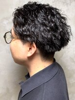 ディスイズバーバーサード(THIS IS BARBER 3rd) 波巻きパーマ オールバック ミディアムヘア 黒髪 眉カット