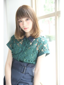 マドゥー(Madu) 大人可愛いワンカールロブ