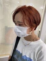 イノセントヘア(innocent.hair)&nbsp;ショート　ハンサムショート　オレンジカラー　耳かけ