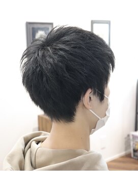ウィスカーヘアー(whisker hair) ナチュラルショート