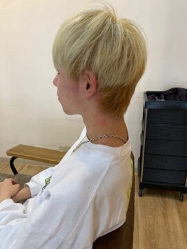 グランバイ アトリエドングリ(Grand × AtlierDonguri) お客様髪質改善データ1224(ハイトーングラデーション)