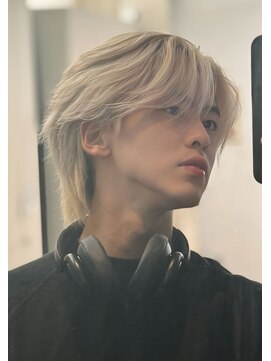 バース バイ ハピネス(BIRTH by happiness) 韓国へアカルマパーマワックスなしセンターパート黒髪ウルフ