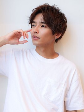 ヴィヴィ(VIVIE) ツーブロック束感マッシュショート刈り上げセンターパート波巻き