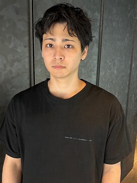 トリッカ シブヤ(TRICCA SHIBUYA) メンズカット/パーマ/フェザー/センターパート