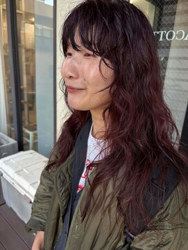 アコット(Acotto.) クルクルパーマ×ワインレッドカラー