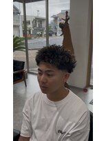 岡田理髪処&nbsp;仏陀パーマ×メッシュハイライト×ローフェード
