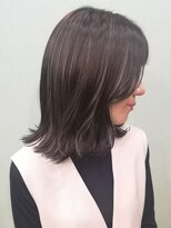 リリス(l'iris)&nbsp;10代20代30代暗髪ハイライト外はねスタイル