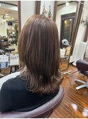 大人可愛いシルキーベージュくびれレイヤーカットひし形ミディ