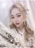 ドライフラワー付きハーフアップアレンジ♪