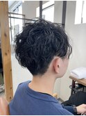 パーマのこりを生かしてカット　ツーブロック