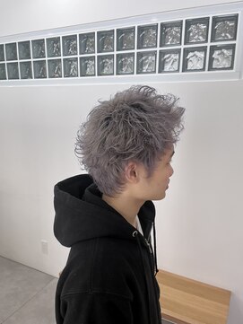 ソルア 上本町(solua) シルバーアッシュ / メンズ / ブリーチ / 20代 / 30代 / 40代
