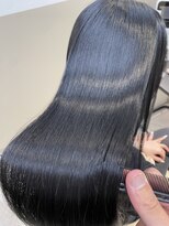 シュヴーブリヤン(cheveux brillants)&nbsp;『清楚で上品な黒髪』艶が引き立つ美髪縮毛矯正ロングヘア