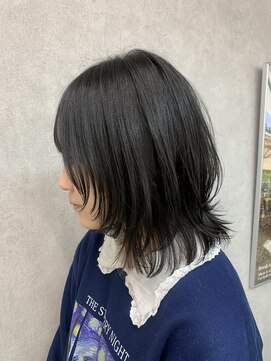 ヘルツ(Hz) ウルフカット/ハッシュカット/顔周りレイヤー