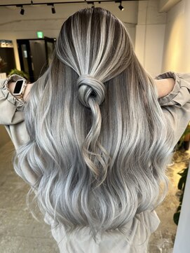 メリー オオサカ(Merly Osaka) 心斎橋/バレイヤージュ/レイヤーカット/海外レイヤー