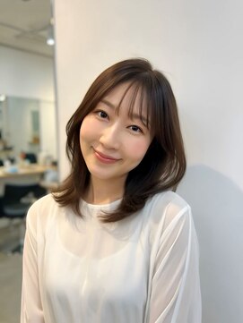 クティエ(Cuthie) #ミディアムレイヤー#くびれミディアム#30代#40代#白髪ぼかし