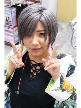 ストロベリーロックス 赤羽1番街店 ショートレーヤー グレーアッシュ 特殊カラー トリプルカラー