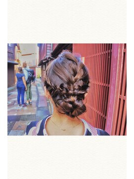 アンプレヴーアジュテ(Impre'vu ajoute) 簡単着物アレンジ