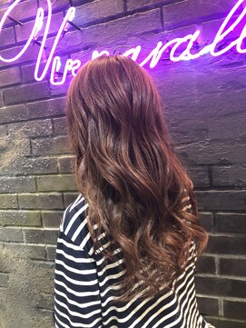 ヘアーシグネチャー(Hair Signature) 外国人風ピンクで作る、ウル艶スモーキーピンク