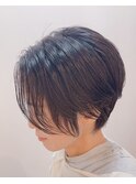 大人ショートヘア、オイルを添えて