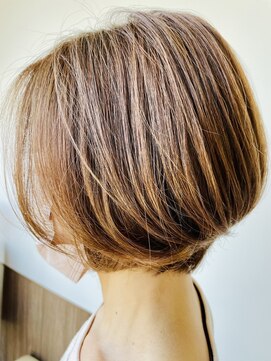 ヘアアンドスパ アイリス hair&spa Iris 【南鳩ヶ谷1分☆30代からの本格サロン】ショートボブ