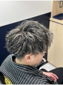 【王道】ツーブロアップバング×金メッシュ
