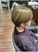 ショートボブ