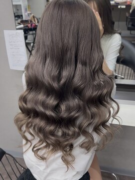 エミーバイモアムー(Emmie byMoremuu) 【埼玉ギャルの救世主】グレージュ