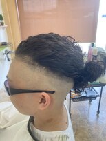 イチ(ICHI)&nbsp;ZEROフェード＆ハードパーマ　マンバンスタイル