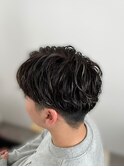 メッシュ×フェザーパーマ刈り上げセンターパート