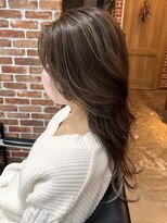 ヴィップルーム(viproom)&nbsp;ツヤ髪スタイルブルージュマッシュウルフイヤリングカラー