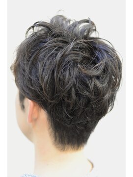 トモス(tomosu.) マッシュツーブロックパーマ