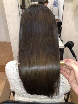 アコンプリッシュ 代官山 恵比寿(accomplish) プラチナミネコラ