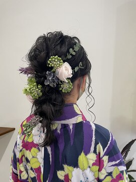 コキリ(kokiri) 【ayari】卒業式ヘアセット　ラプンツェル風編みおろし